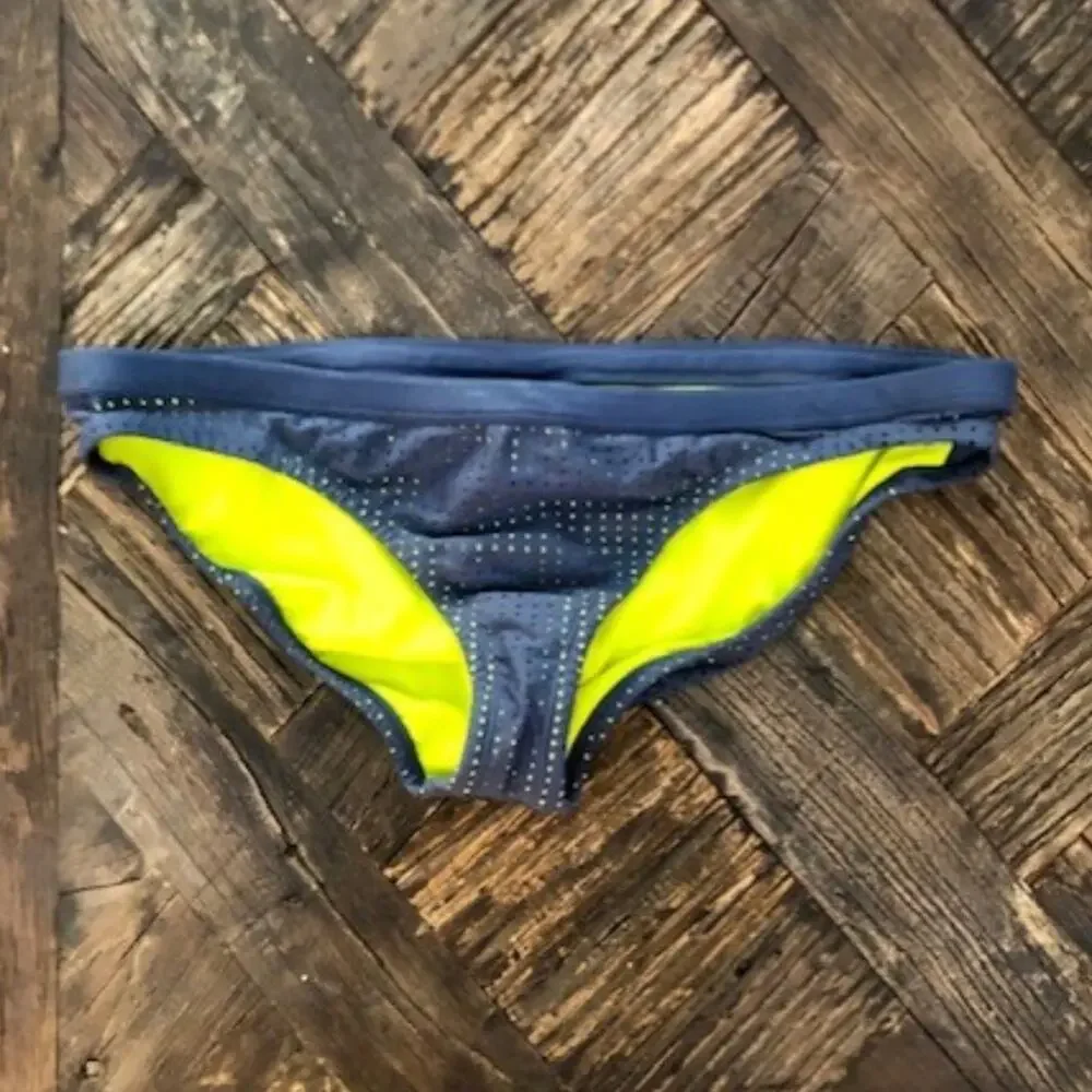 Nike sports mesh bikini bottoms`- Sz XL